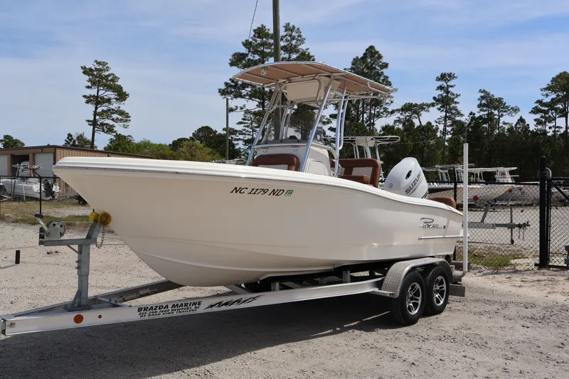 Slide: The Image of Pioneer 202 Sportfish 2024 - 8