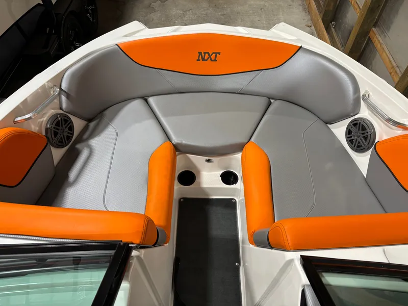 Slide: The Image of MasterCraft NXT20 2015 - 6