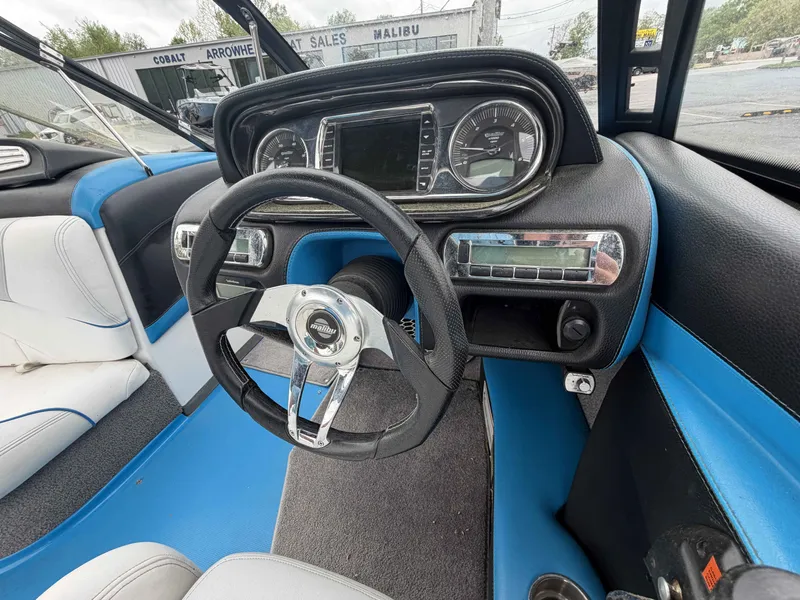 Slide: The Image of Malibu Wakesetter 23 LSV 2010 - 10