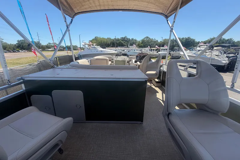 Slide: The Image of Interior view of 2023 Tahoe Pontoon GT 2385 RF boat. - 25