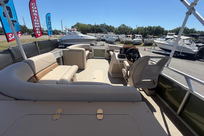 Slide: The Image of Interior view of 2023 Tahoe Pontoon GT 2385 RF boat. - 38