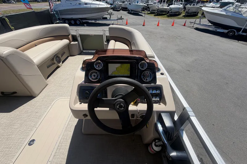 Slide: The Image of Interior view of 2023 Tahoe Pontoon GT 2385 RF boat. - 43