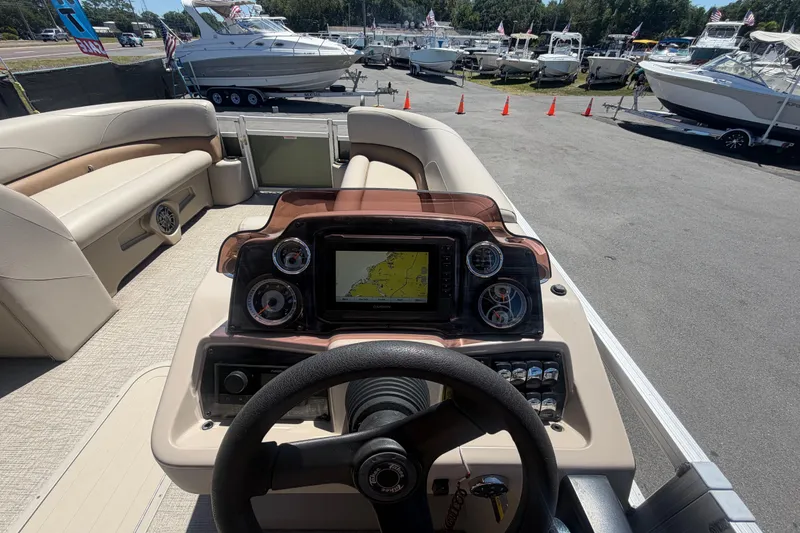 Slide: The Image of Interior view of 2023 Tahoe Pontoon GT 2385 RF boat. - 44