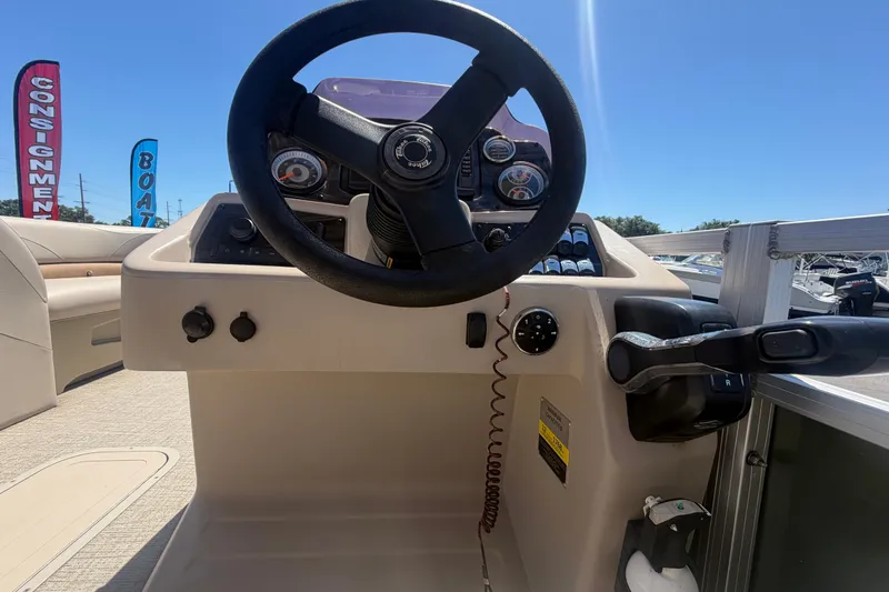 Slide: The Image of Tahoe GT 2385 RF 2023 - 51
