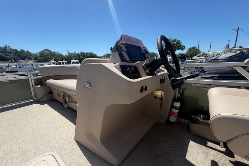 Slide: The Image of Tahoe GT 2385 RF 2023 - 52