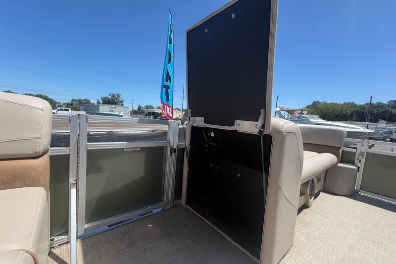 Slide: The Image of Tahoe GT 2385 RF 2023 - 59