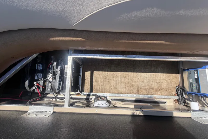 Slide: The Image of Tahoe GT 2385 RF 2023 - 69