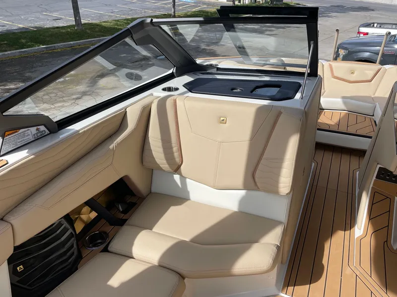 Slide: The Image of Nautique G23 2026 - 10