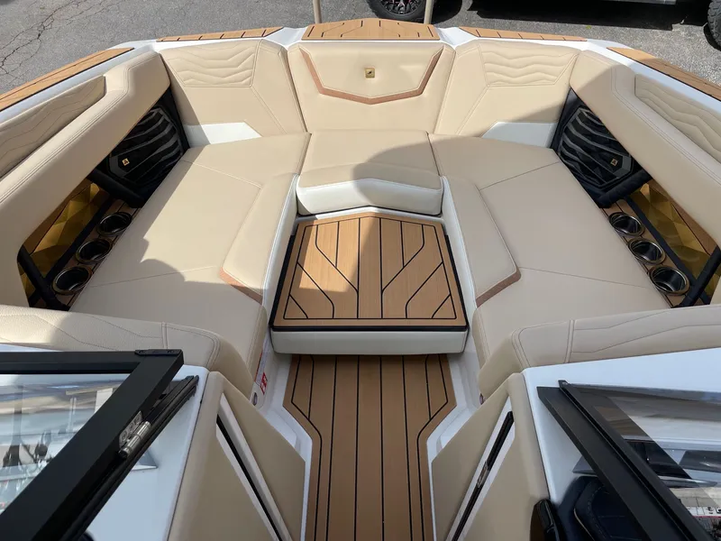 Slide: The Image of Nautique G23 2026 - 11