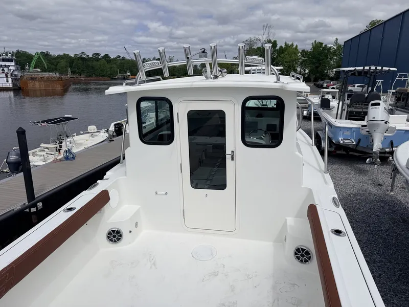 Slide: The Image of Parker Marine 227 Explorer WITH AC AND SEAKEEPER RIDE 2026 - 4