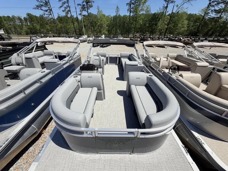 Slide: The Image of Avalon VLS 21 QUAD LOUNGER-90HP 2026 - 2