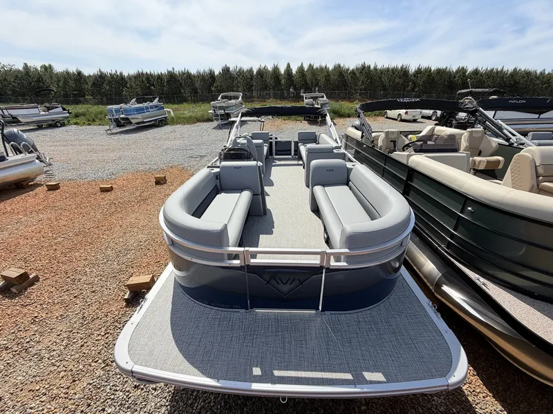 Slide: The Image of Avalon VLS 23 QUAD LOUNGER-140HP 2026 - 2