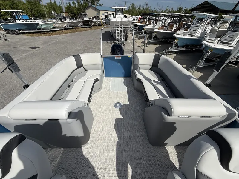 Slide: The Image of SunCatcher Select Series 22RC-YAMAHA VF115 SHO 2026 - 2