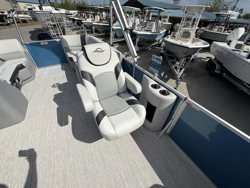 Slide: The Image of SunCatcher Select Series 22RC-YAMAHA VF115 SHO 2026 - 8