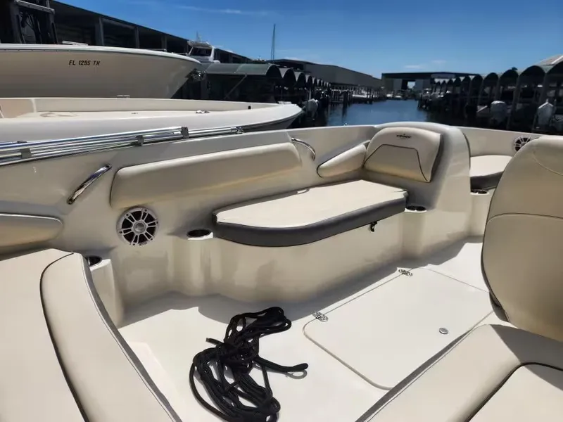 Slide: The Image of Stingray 182 SC 2024 - 14