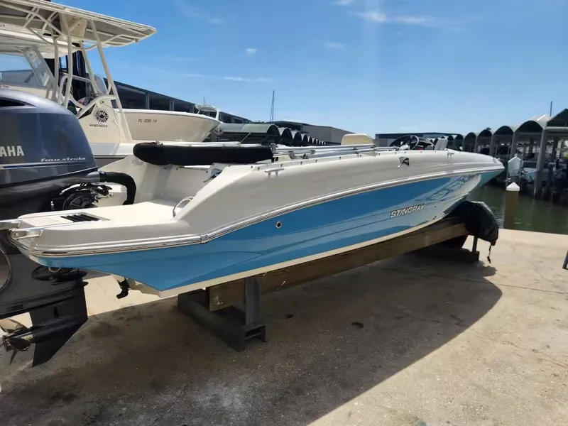 Slide: The Image of Stingray 182 SC 2024 - 3