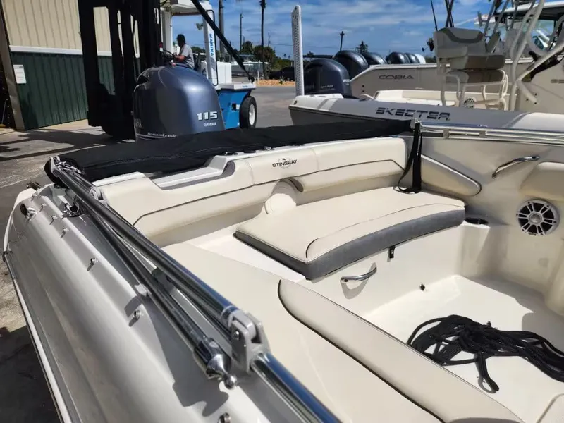 Slide: The Image of Stingray 182 SC 2024 - 7