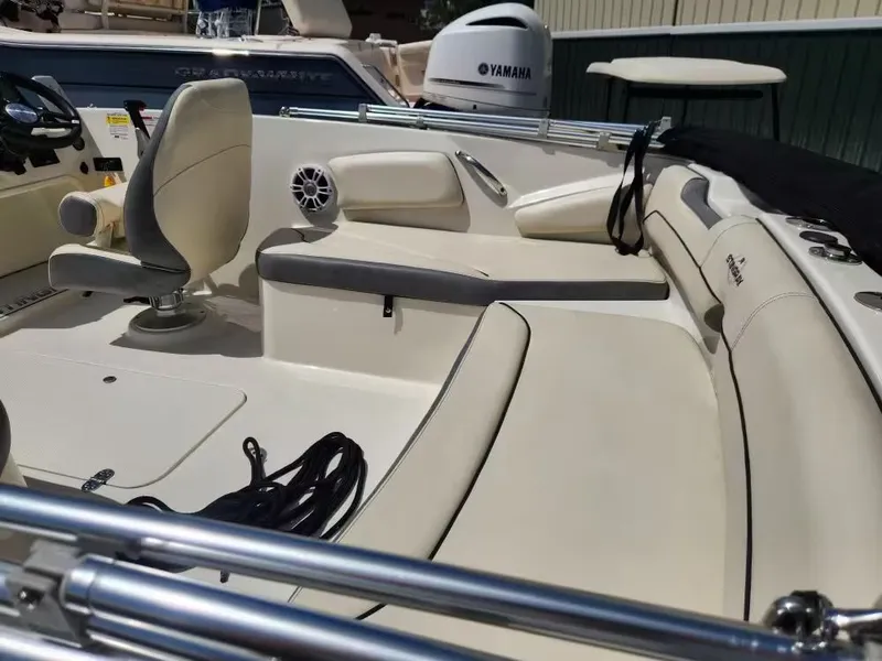 Slide: The Image of Stingray 182 SC 2024 - 8