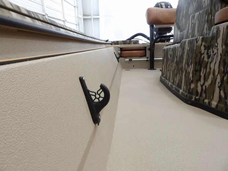 Slide: The Image of Avid 20CC Rogue 2026 - 23