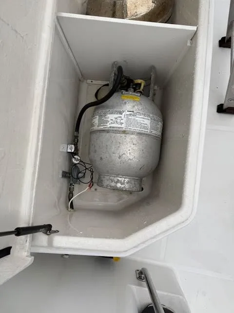 Slide: The Image of Carver Yachts 356 Aft Cabin Motor Yacht 2001 - 40