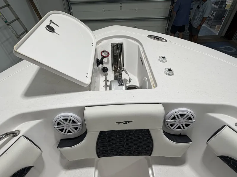 Slide: The Image of Tidewater 232 LXF 2026 - 15