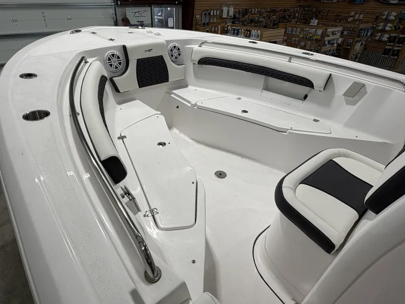 Slide: The Image of Tidewater 232 LXF 2026 - 8