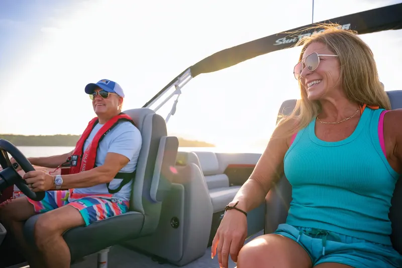 Slide: The Image of Sun Tracker Party Bargw 22 DLX 2026 - 4