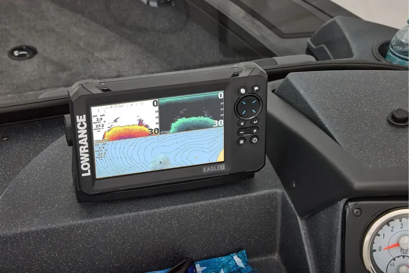 Slide: The Image of Tracker Targa™ V-19 WT 2026 - 11