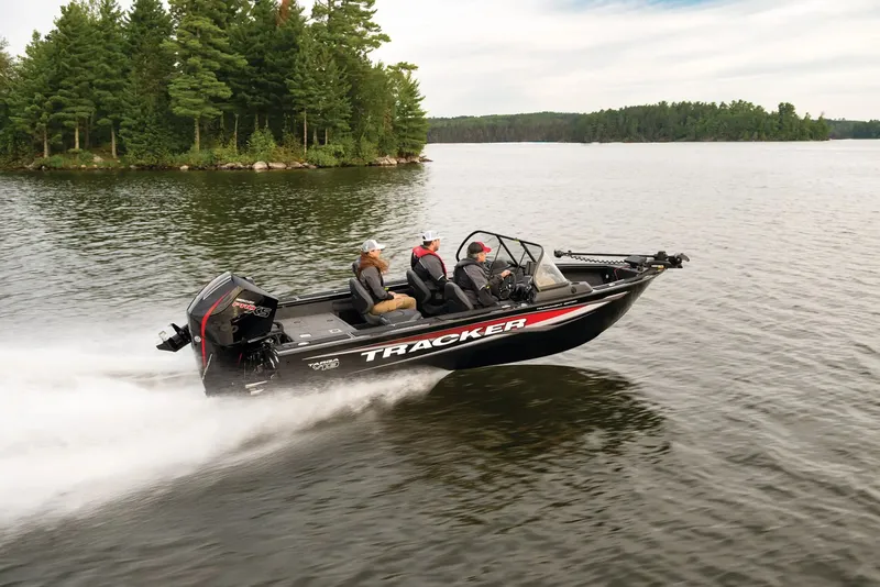 Slide: The Image of Tracker Targa™ V-19 WT 2026 - 5