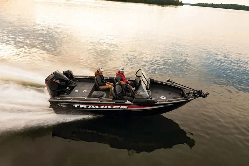 Slide: The Image of Tracker Targa™ V-19 WT 2026 - 6