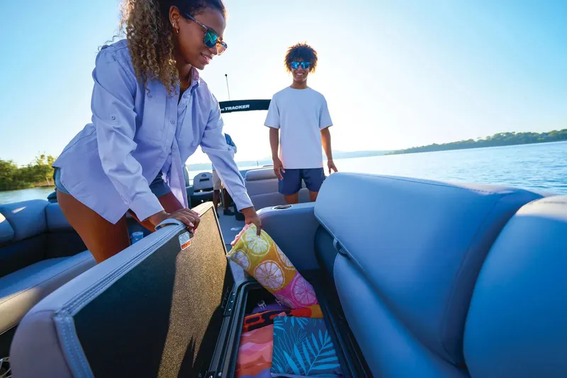 Slide: The Image of Sun Tracker SportFish 22 XP3 2026 - 10