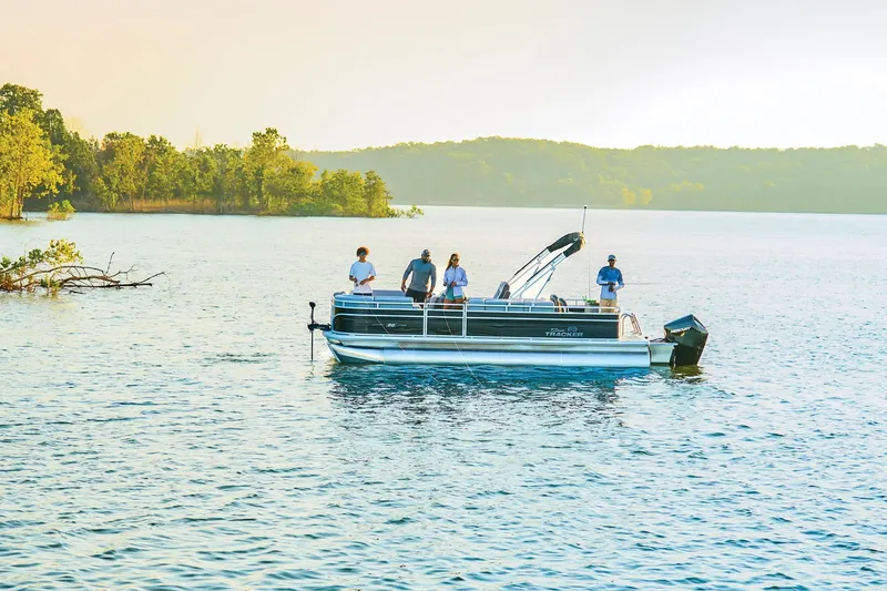 Slide: The Image of Sun Tracker SportFish 22 XP3 2026 - 7