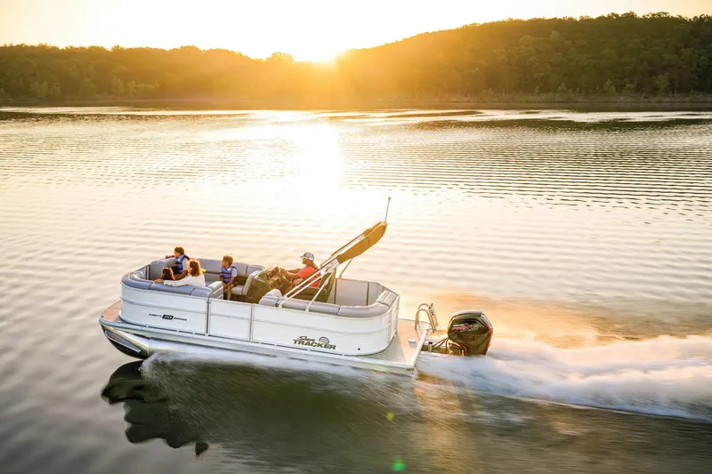 Slide: The Image of Sun Tracker Party Barge 20 DLX 2026 - 15