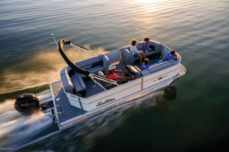 Slide: The Image of Sun Tracker Party Barge 20 DLX 2026 - 18