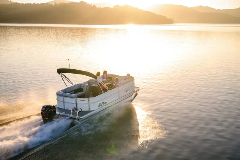 Slide: The Image of Sun Tracker Party Barge 20 DLX 2026 - 19