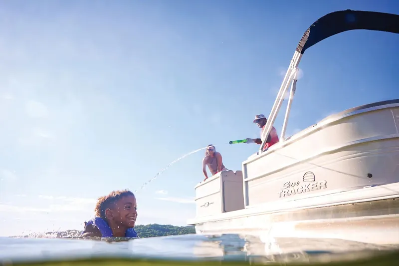 Slide: The Image of Sun Tracker Party Barge 20 DLX 2026 - 9