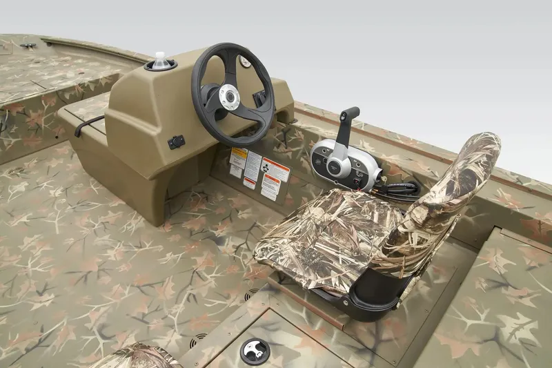 Slide: The Image of Tracker Grizzly 1754 SC 2026 - 13