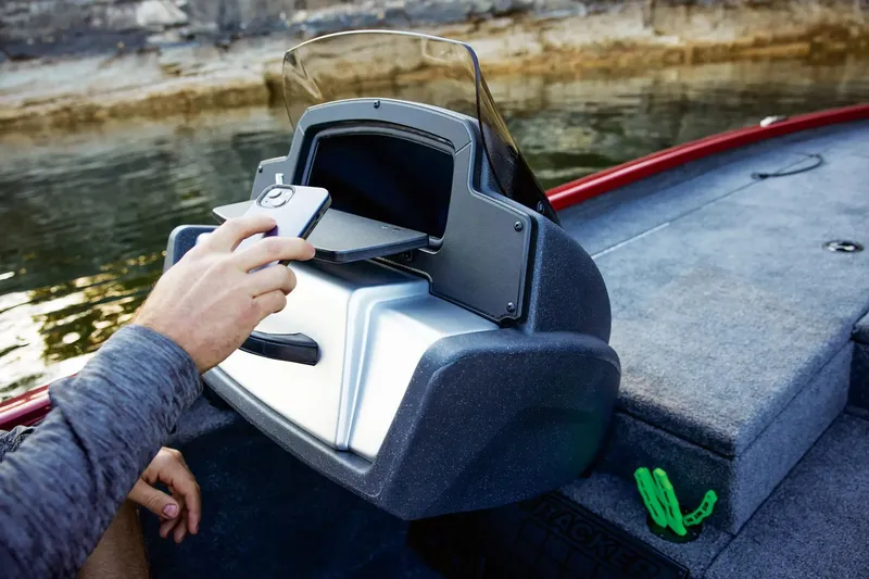 Slide: The Image of Tracker Savage 215 2026 - 10