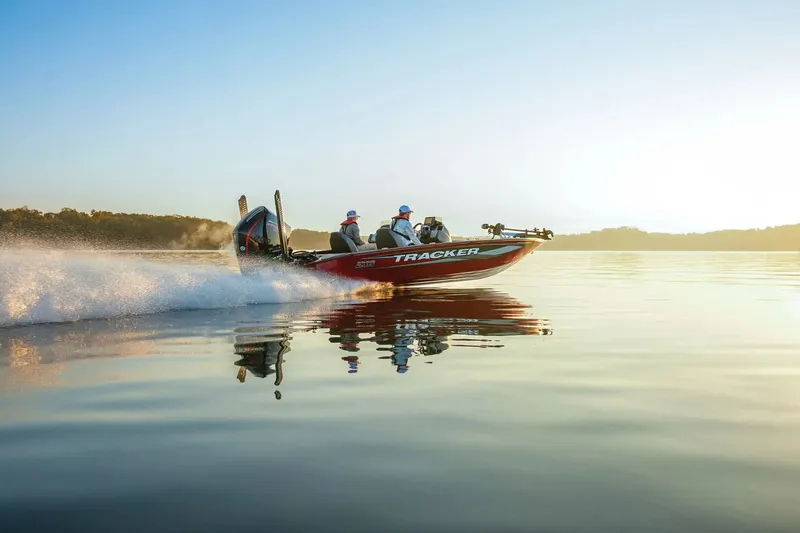 Slide: The Image of Tracker Savage 215 2026 - 6