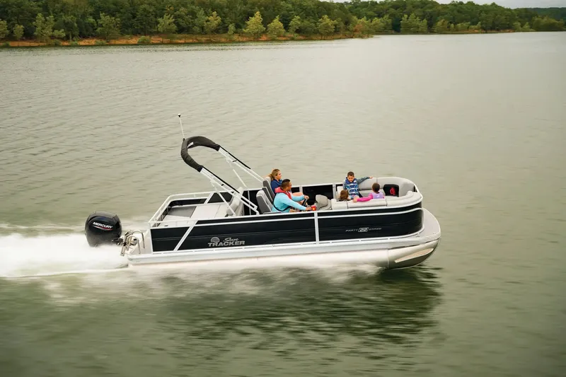 Slide: The Image of Sun Tracker Party Barge 22 RF DLX 2026 - 3