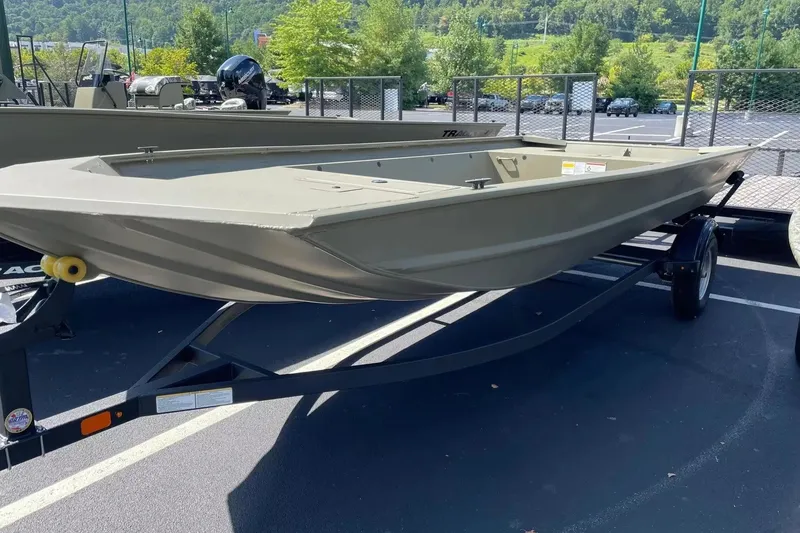 The Image of Tracker GRIZZLY® 1860 UTILITY 2026 - 1