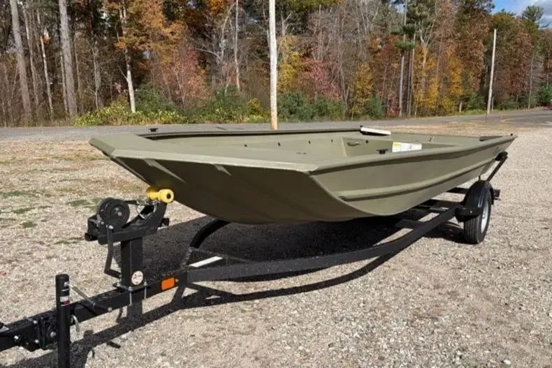 Slide: The Image of Tracker GRIZZLY® 1860 UTILITY 2026 - 4