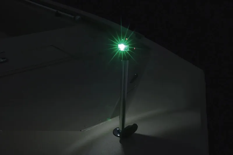 Slide: The Image of Tracker Grizzly 1648 SC 2026 - 3