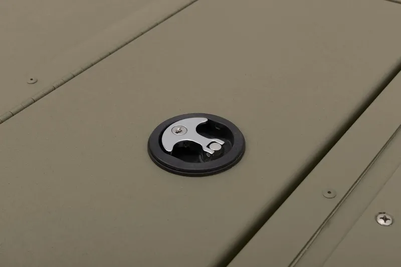 Slide: The Image of Tracker Grizzly 1648 SC 2026 - 6