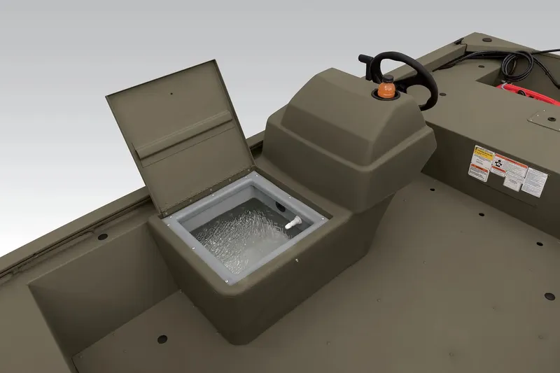 Slide: The Image of Tracker Grizzly 1648 SC 2026 - 8