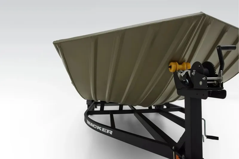 Slide: The Image of Tracker Grizzly 2072 CC 2026 - 4