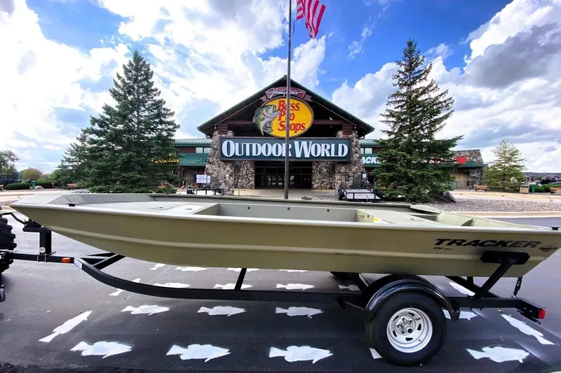 The Image of Tracker Grizzly® 1754 Utility 2026 - 1