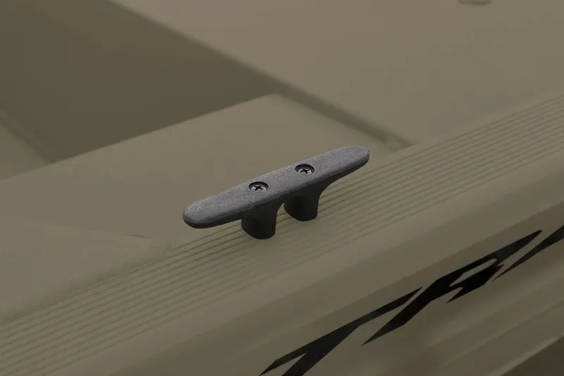 Slide: The Image of Tracker Grizzly® 1754 Utility 2026 - 10