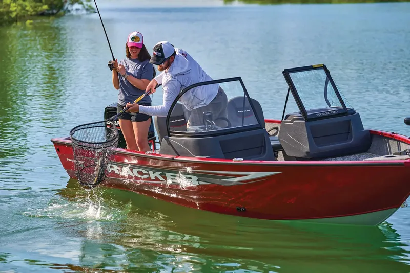 Slide: The Image of Tracker Pro Guide V-16 WT 2026 - 10