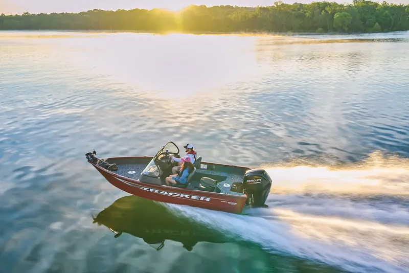 Slide: The Image of Tracker Pro Guide V-16 WT 2026 - 5